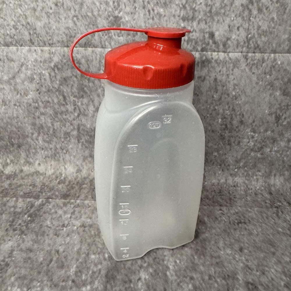Rubbermaid Mixermate Servin Saver Pitcher Jug #IC97 Flip Top Lid 1 qt. 32 oz.
